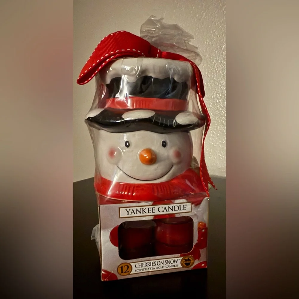 New Yankee Candle Snowman Luminary Tea Light Holder Gift Set w/ Cherries on Snow - Picture 2 of 4